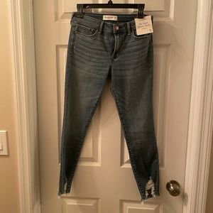 NWT Abercrombie super skinny ankle jeans size 29